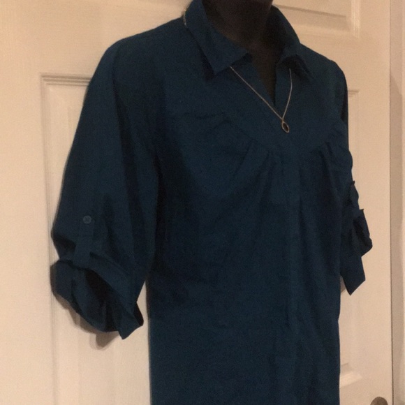 Plus size top - Picture 2 of 4